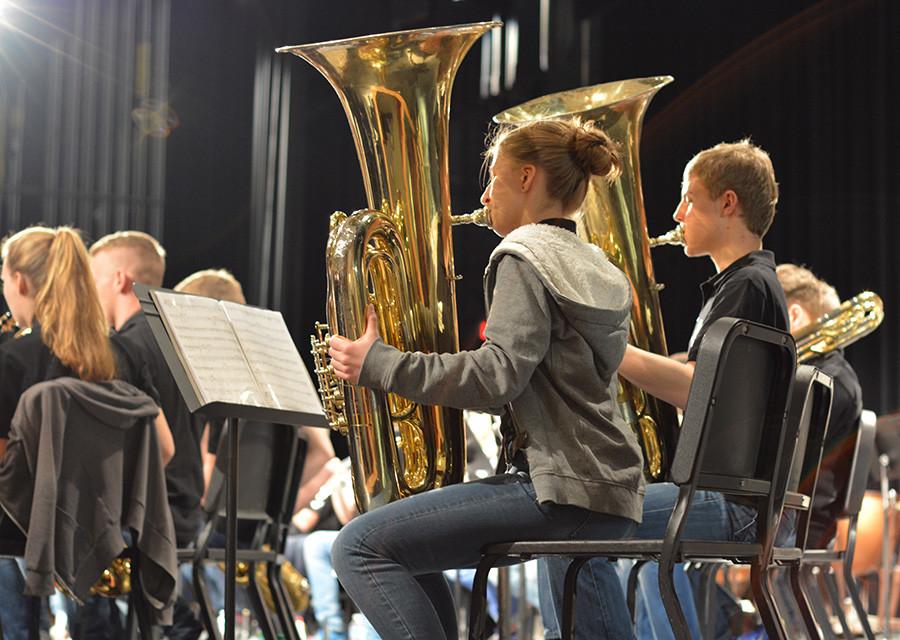 The+German+students+had+to+bring+their+own+instruments+all+the+way+to+Kansas.+The+tuba+players+may+have+had+a+little+more+to+handle+than+the+average+musician.