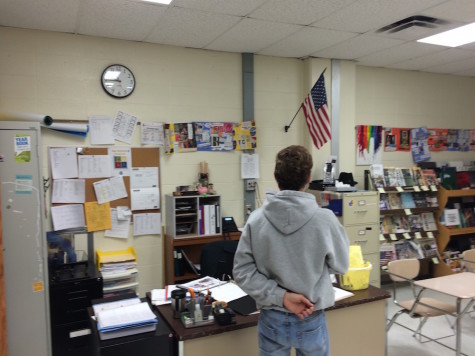 High school starts saying Pledge of Allegiance