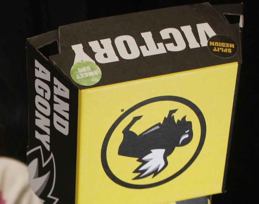 After Eating at Buffalo Wild Wings, Seven Swimmers Come Down with Norovirus